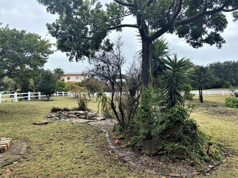 3 Bedroom Property for Sale in Wavecrest Eastern Cape